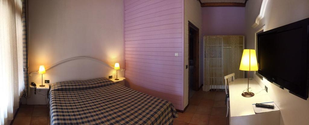 Motel 7 Laghi Castelletto Di Branduzzo Exterior foto